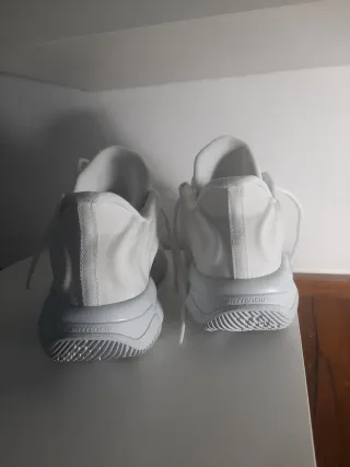 Nike Giannis Immortality 42 Bianche