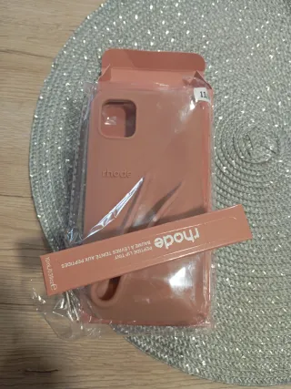 Funda Rhode para iPhone 11 con brillo