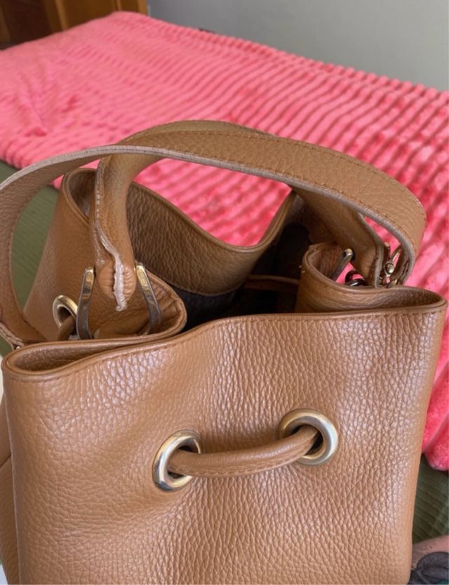 Bolso bombonera piel marrón, de mano o hombro