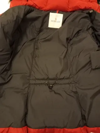 Moncler Piumino Rosso con Cappuccio