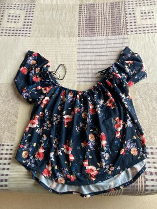 Top Hombros Descubiertos Floral Talla M