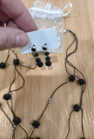 Conjunto Pendientes y Colgante Negro