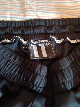 Pantalón chándal Eleven Degrees negro