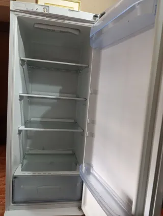 Frigorífico blanco sin congelador