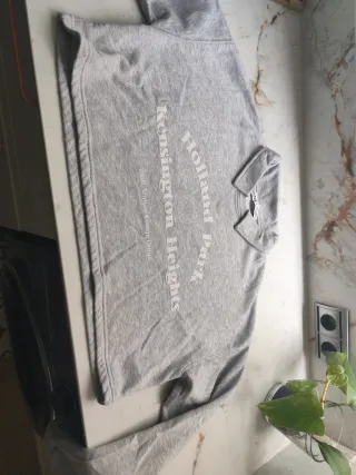 Sudadera Bershka gris cuello polo talla M