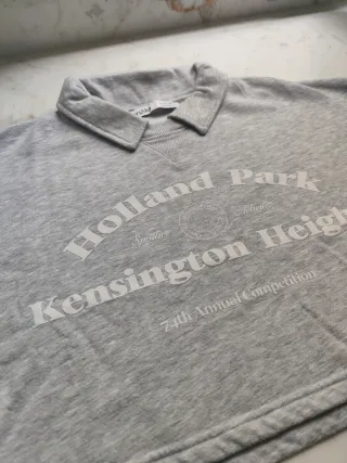 Sudadera Bershka gris cuello polo talla M