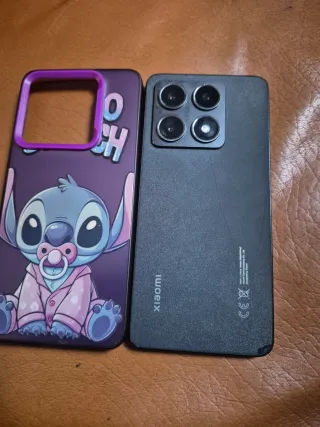 Xiaomi 14t Negro con funda morada