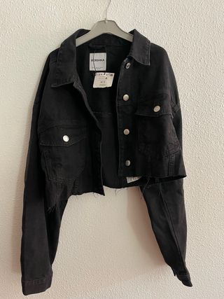 Chaqueta vaquera negra corta