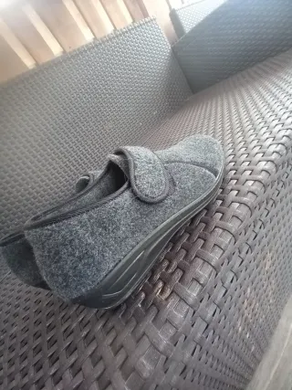 Zapatos de invierno grises