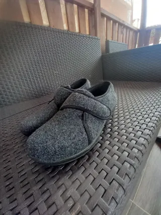 Zapatos de invierno grises