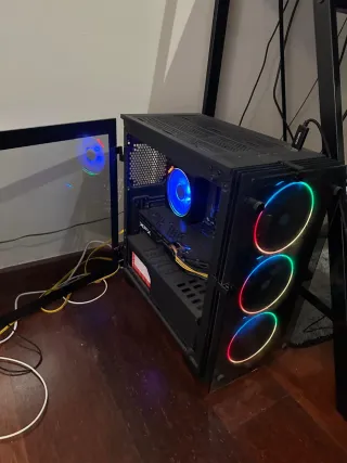 PC Gaming con luces RGB