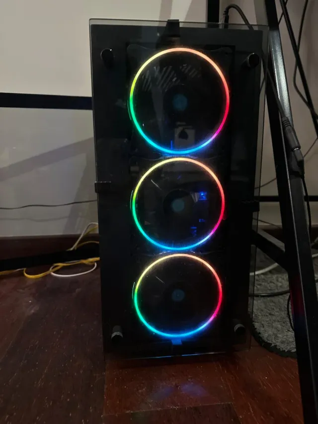 PC Gaming con luces RGB