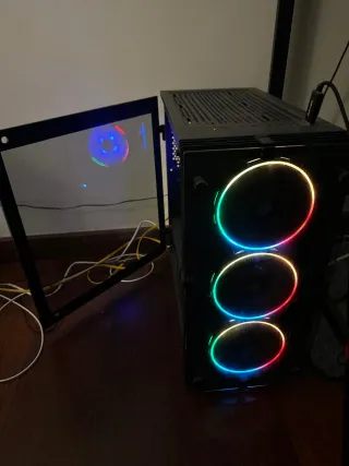 PC Gaming con luces RGB