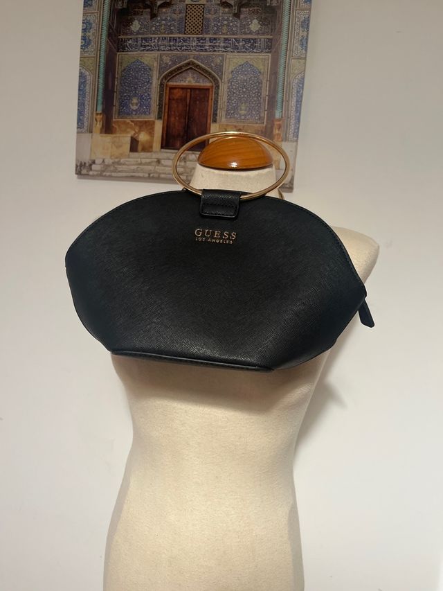 Bolso Guess Negro Asa Dorada