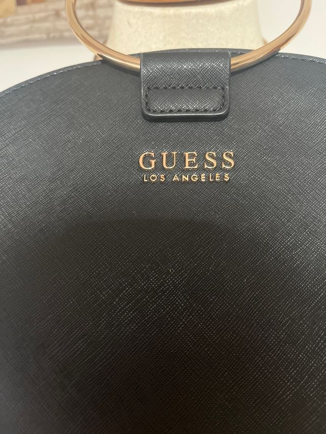 Bolso Guess Negro Asa Dorada