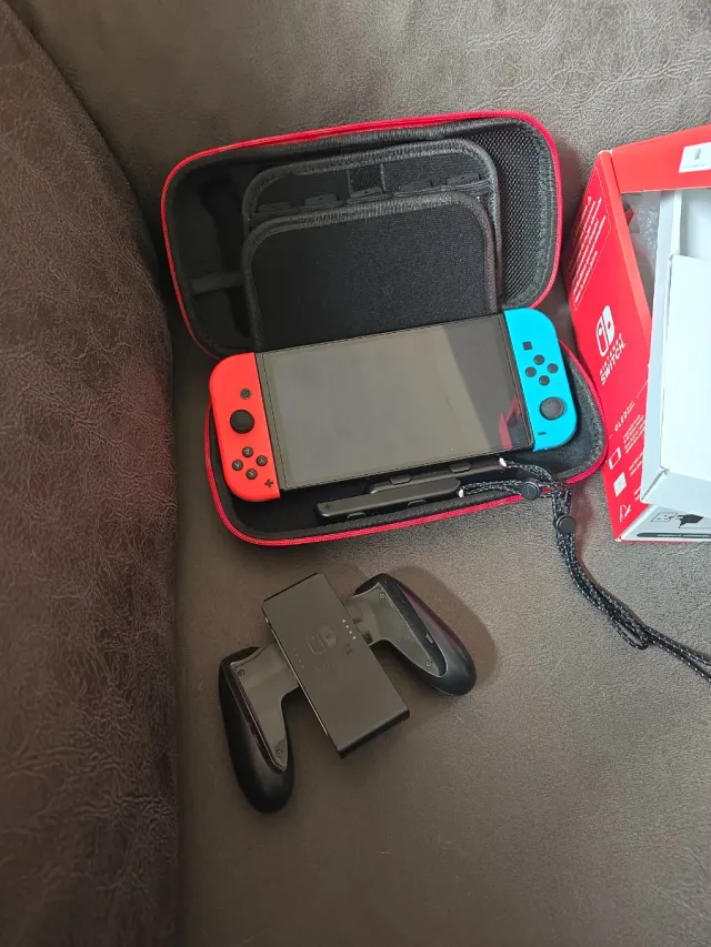 Nintendo Switch OLED Neon