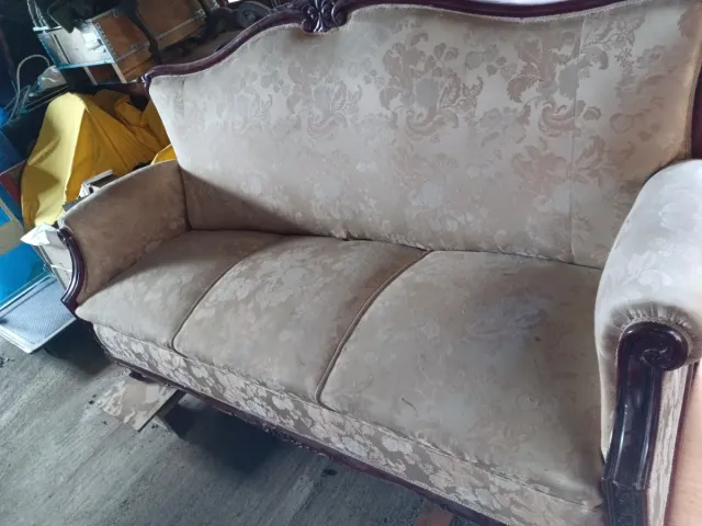 Sofá Victoriano Beige y Marrón