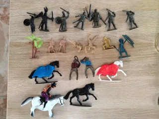 Lote figuras plástico indios vaqueros ejército