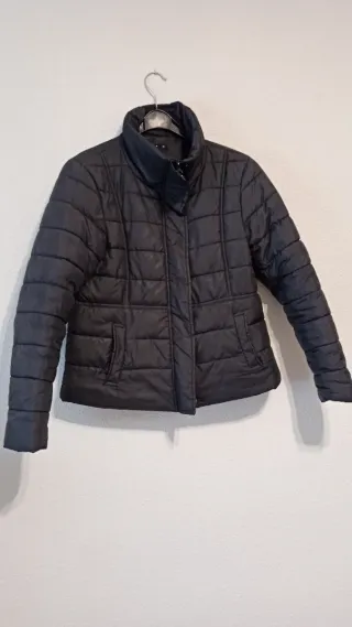 Abrigo acolchado negro mujer