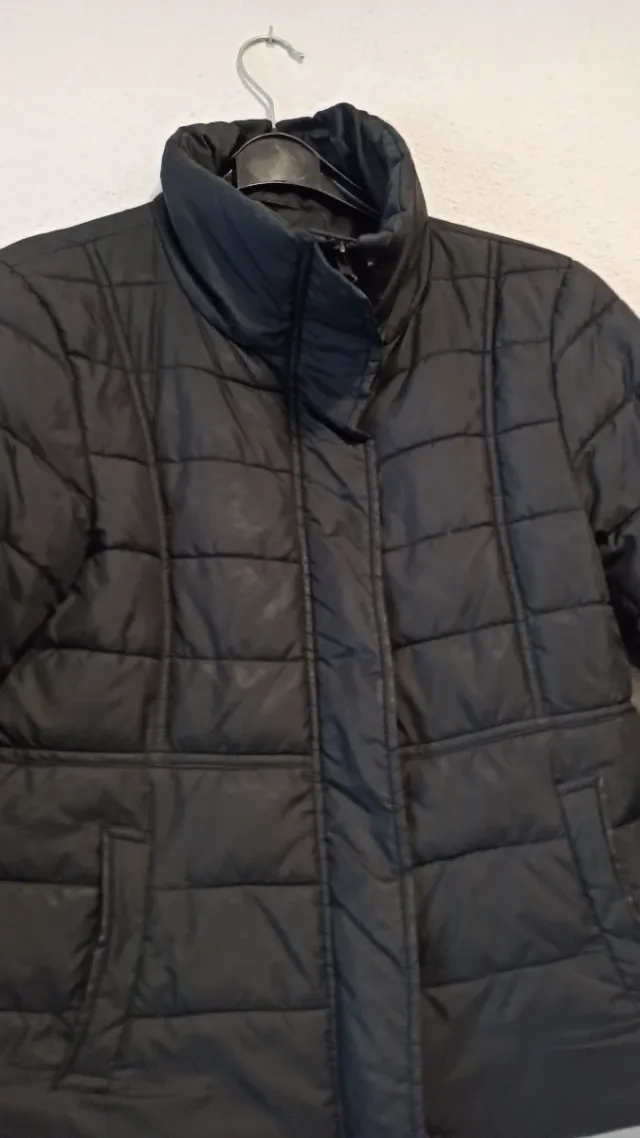 Abrigo acolchado negro mujer