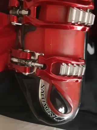 Botas de esquí Salomon rojas y negras