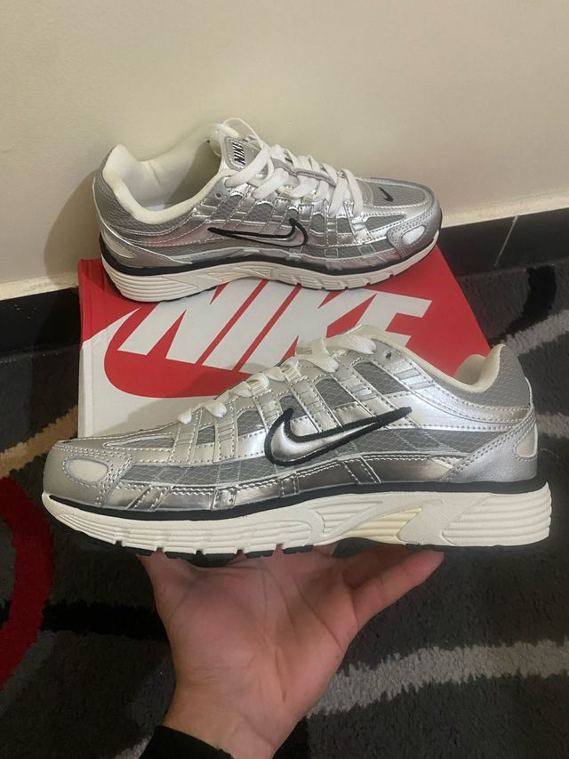 Nike P-6000 Talla 41 Plata