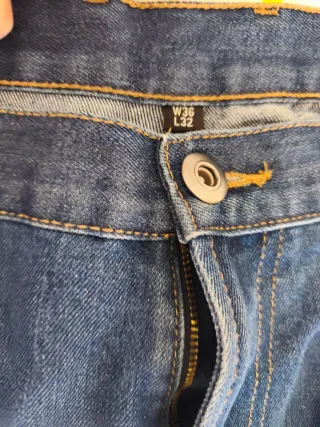 Pantalón vaquero hombre azul marino talla W36/L32.