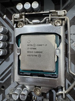 Placa Base Gigabyte Z390M + Intel i7 9700K