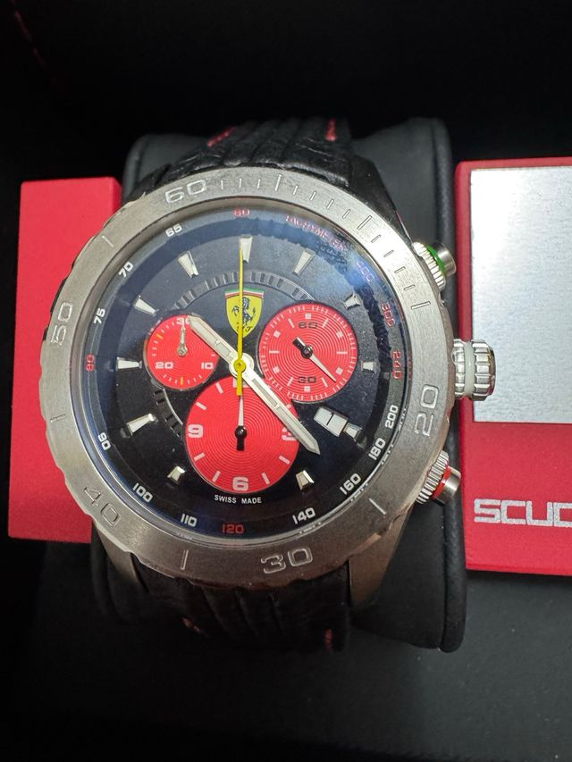 Reloj Ferrari Cronógrafo (Ronda 5030.D) nuevo