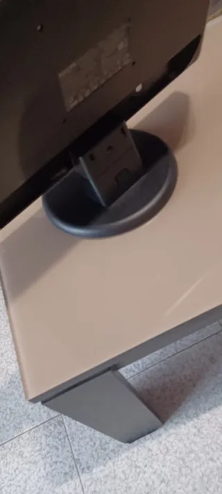 Monitor pc Philips 19" base redonda, cables conexi