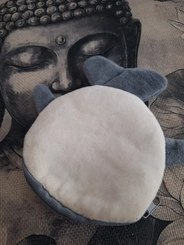 Monedero tiburón gris con puntos blancos