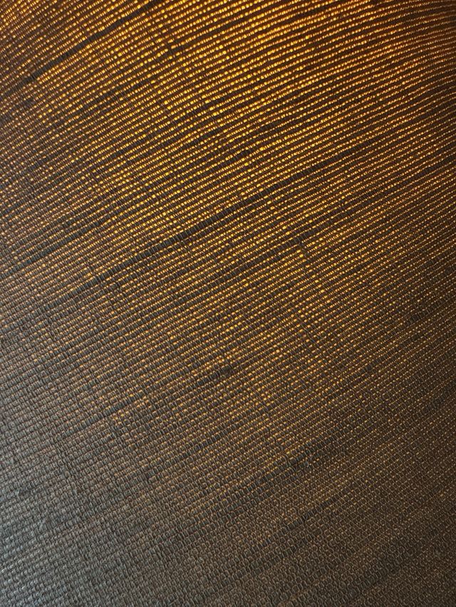 Lampada da tavolo moderna in metallo e legno