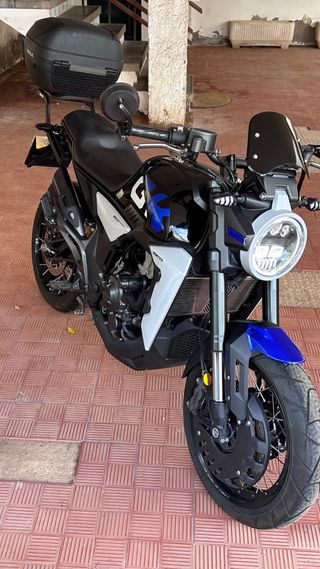 Moto Zontes 350cc 39 CV Negra/Azul 6000km
