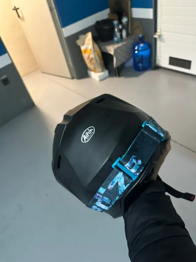 Casco de cross Airoh con gafas