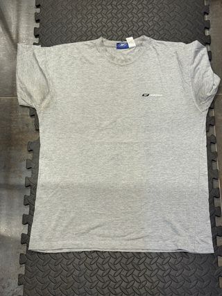Camiseta Reebok Gris