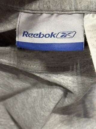 Camiseta Reebok Gris