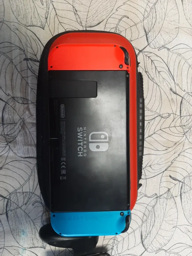 Nintendo Switch Roja y Azul
