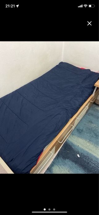 Cama individual con colchón y armario