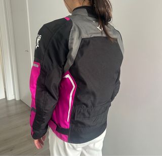 Pack equipamiento moto: Casco, Chaqueta y Guantes.