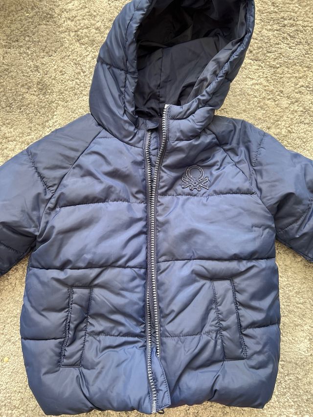 Anorak Benetton azul con capucha forro polar