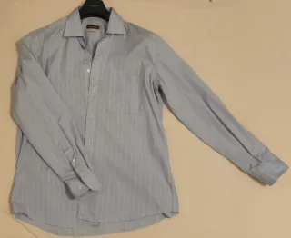 Camisa Emidio Tucci, de color azul. Talla L.