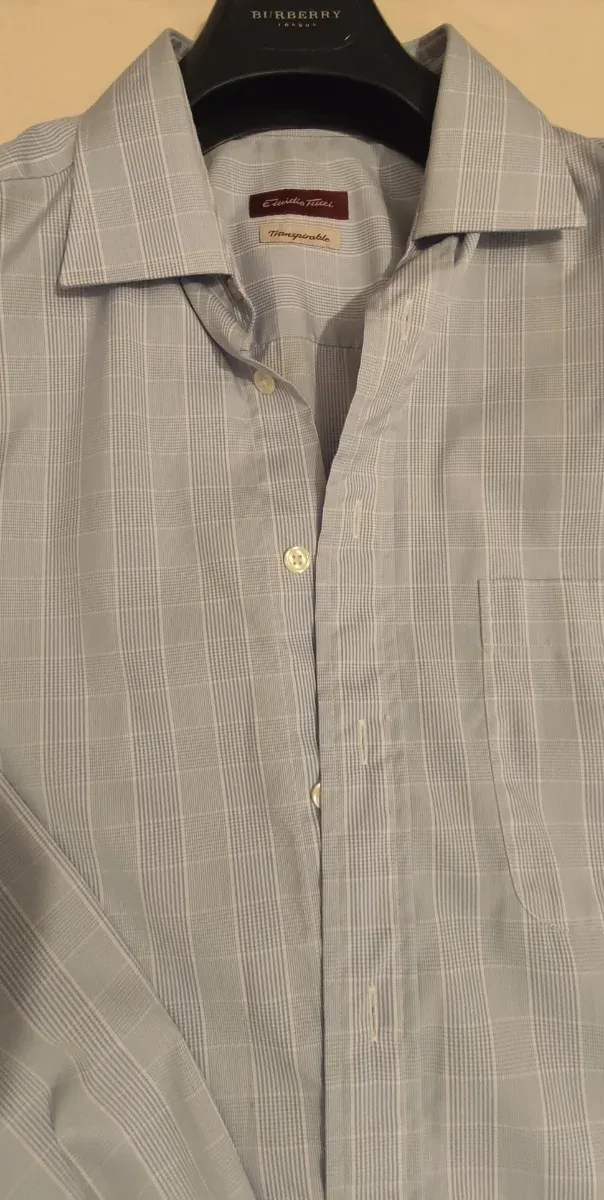 Camisa Emidio Tucci, de color azul. Talla L.