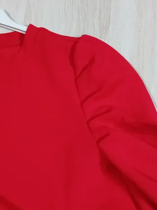 Maglia SHEIN rossa con maniche a sbuffo