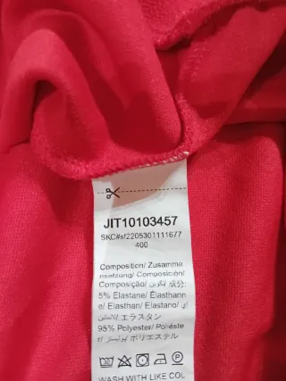 Maglia SHEIN rossa con maniche a sbuffo