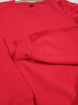 Maglia SHEIN rossa con maniche a sbuffo