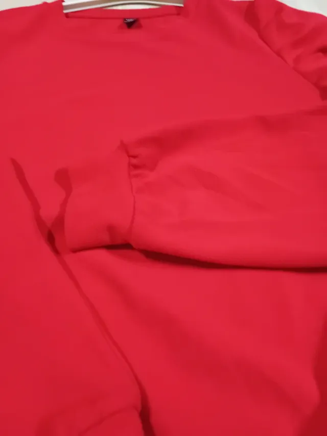 Maglia SHEIN rossa con maniche a sbuffo