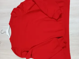 Maglia SHEIN rossa con maniche a sbuffo