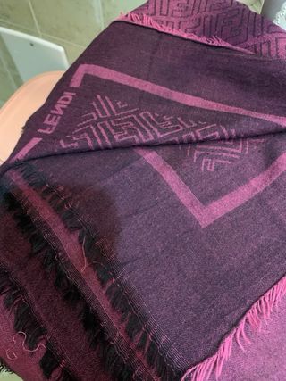 Stola Fendi lana viola e nera