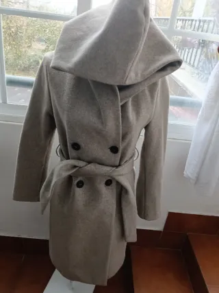 Abrigo largo beige mujer