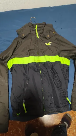 Impermeable Hollister Gris y Verde